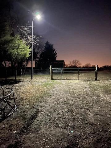 Luminária Externa LED Solar para Chácaras, Quintal, Comércio e Ruas - Parede ou Poste